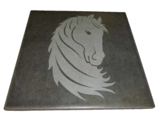 Cavallo Vettoriale inciso su Maiolica 20x20 cm.